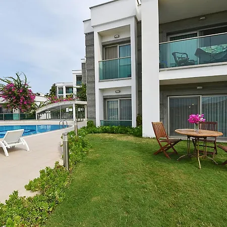 Royal Palm Apartment