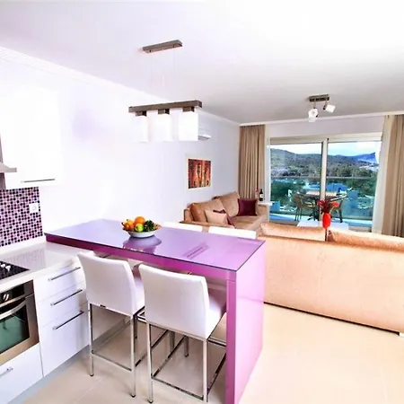 Royal Palm Apartment *