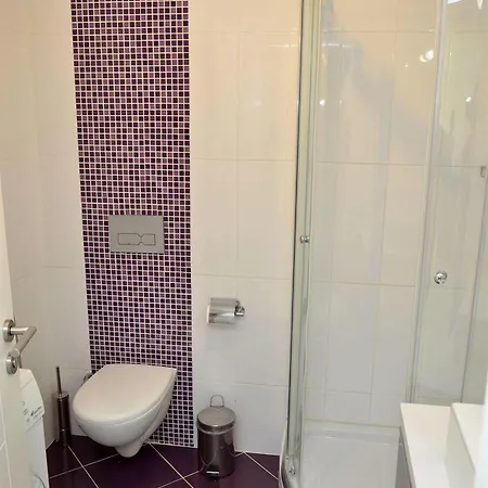 Royal Palm Apartment *