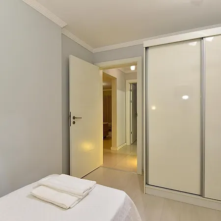 Royal Palm Apartment *