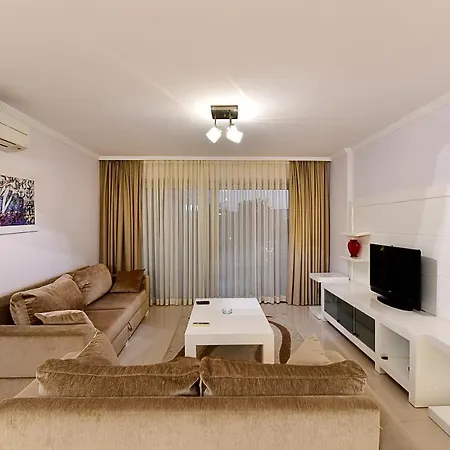 Royal Palm Apartment