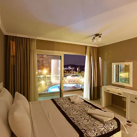 Royal Palm Apartment