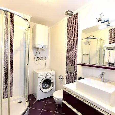 Royal Palm Apartment *