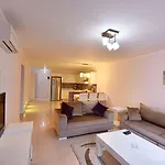 Royal Palm * בודרום